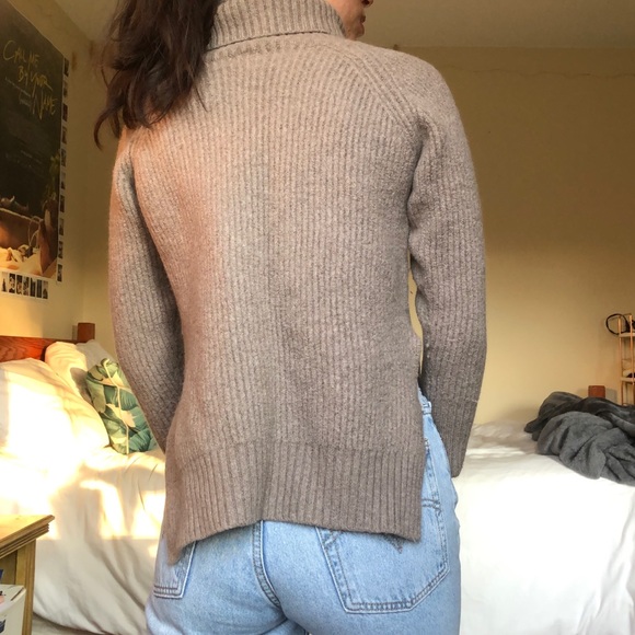 Wilfred Free (Aritzia) Wool Turtleneck Sweater - Picture 4 of 7